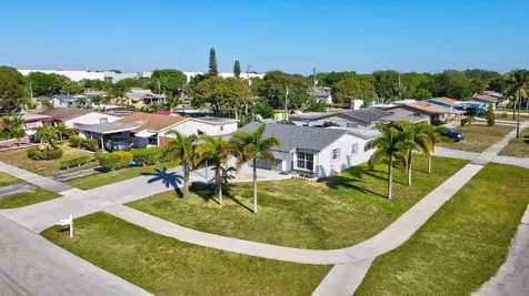 307 Nw 4th Place Deerfield Beach FL 33441