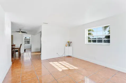 307 Nw 4th Place Deerfield Beach FL 33441