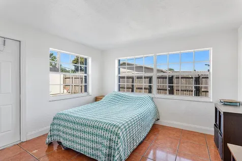 307 Nw 4th Place Deerfield Beach FL 33441