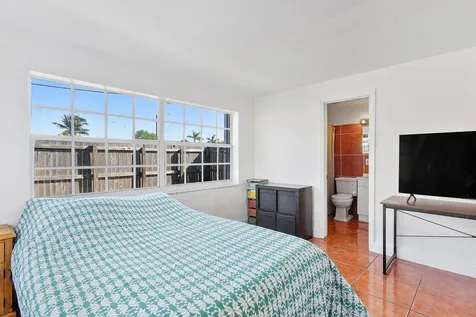 307 Nw 4th Place Deerfield Beach FL 33441