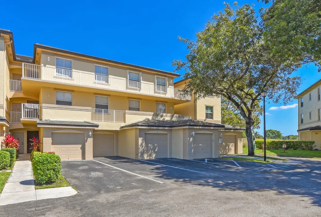2040 Greenview Shores Boulevard Wellington FL 33414