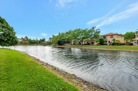 4940 Pelican Manor Coconut Creek FL 33073