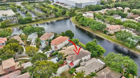4940 Pelican Manor Coconut Creek FL 33073