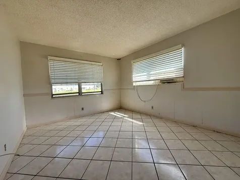 401 Chatham T West Palm Beach FL 33417