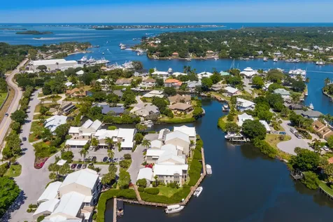 3901 Se Saint Lucie Boulevard Stuart FL 34997