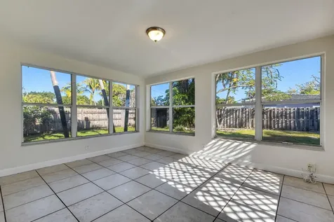 299 Ne 21st Street Boca Raton FL 33431