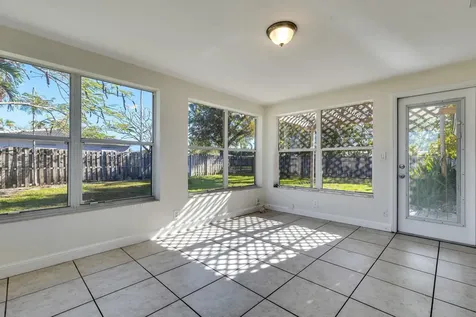 299 Ne 21st Street Boca Raton FL 33431
