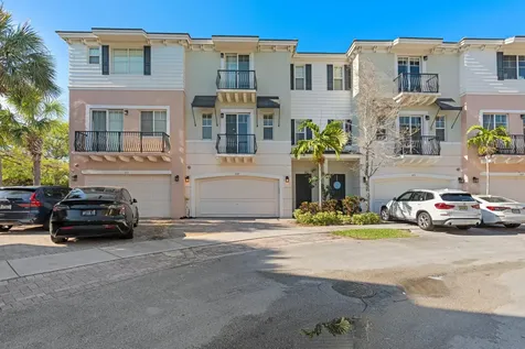 559 Nw 35th Place Boca Raton FL 33431