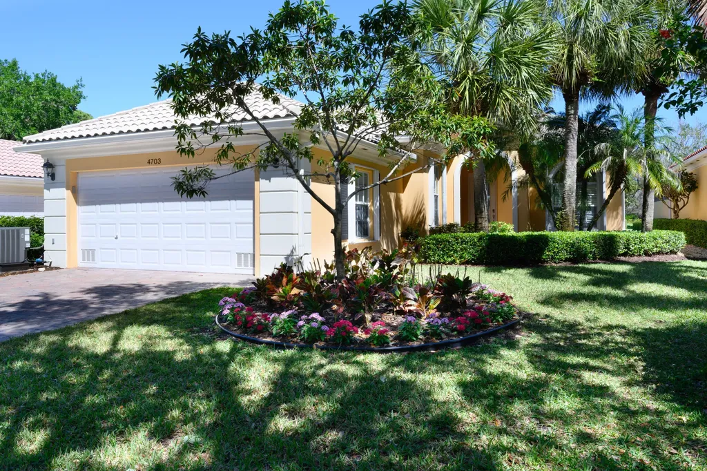 4703 Dovehill Drive Palm Beach Gardens FL 33418