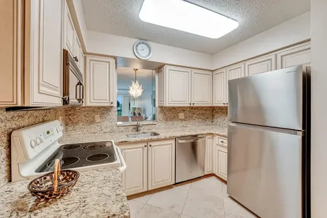 7301 Amberly Lane Delray Beach FL 33446