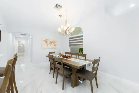 8291 Via Di Veneto Boca Raton FL 33496