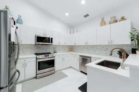 8291 Via Di Veneto Boca Raton FL 33496
