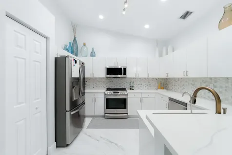 8291 Via Di Veneto Boca Raton FL 33496