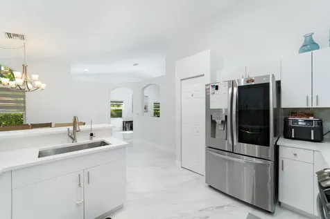 8291 Via Di Veneto Boca Raton FL 33496
