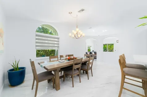 8291 Via Di Veneto Boca Raton FL 33496