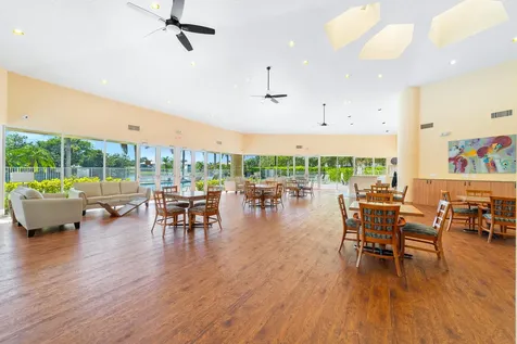 8291 Via Di Veneto Boca Raton FL 33496
