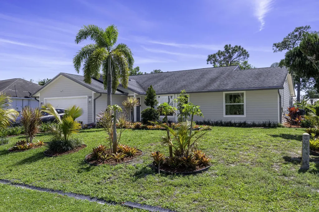 932 Se Damask Avenue Port Saint Lucie FL 34983