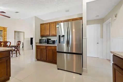 932 Se Damask Avenue Port Saint Lucie FL 34983