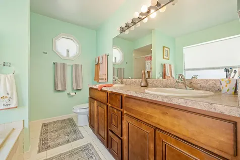 932 Se Damask Avenue Port Saint Lucie FL 34983