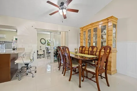 932 Se Damask Avenue Port Saint Lucie FL 34983