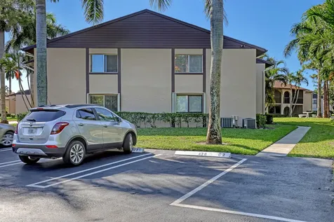 436 Pine Glen Lane Greenacres FL 33463