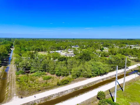 13217 62 The Acreage FL 33412