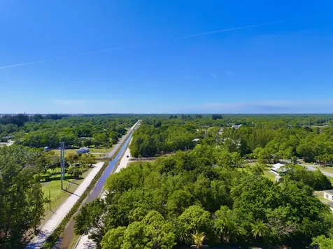 13217 62 The Acreage FL 33412