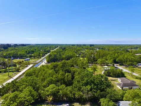 13217 62 The Acreage FL 33412