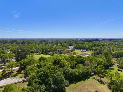 13217 62 The Acreage FL 33412