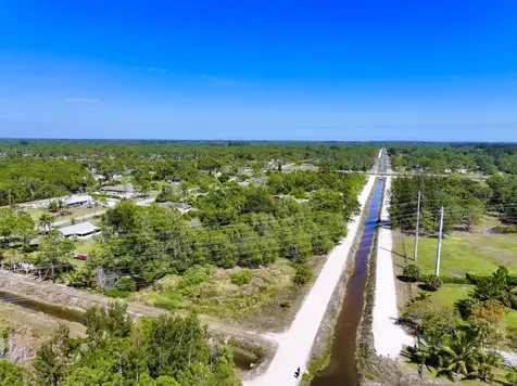 13217 62 The Acreage FL 33412