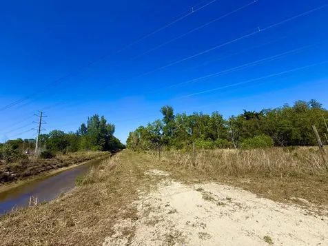 13217 62 The Acreage FL 33412