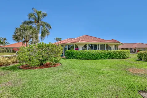 240 Rio Vista Circle Atlantis FL 33462