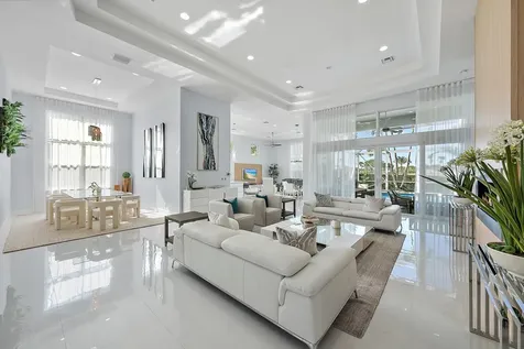8988 Lakes Boulevard West Palm Beach FL 33412