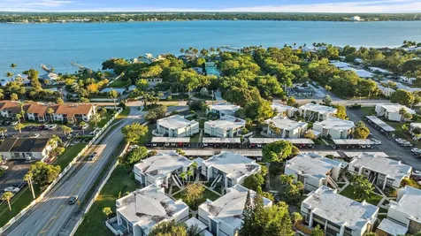1561 Ne 12th Terrace Jensen Beach FL 34957
