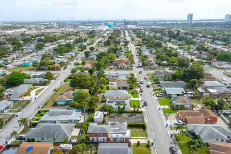 W W 3rd Street Riviera Beach FL 33404