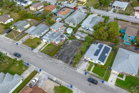 W W 3rd Street Riviera Beach FL 33404