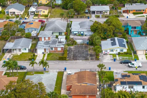 W W 3rd Street Riviera Beach FL 33404