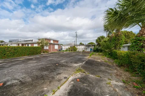 W W 3rd Street Riviera Beach FL 33404