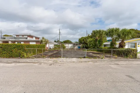 W W 3rd Street Riviera Beach FL 33404