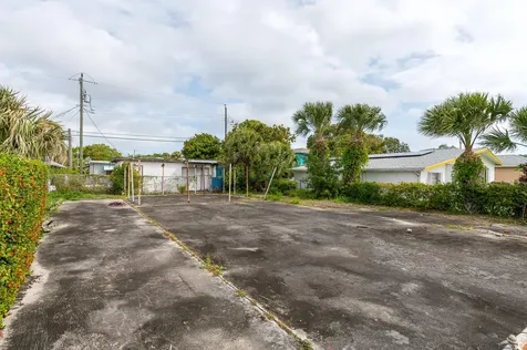 W W 3rd Street Riviera Beach FL 33404