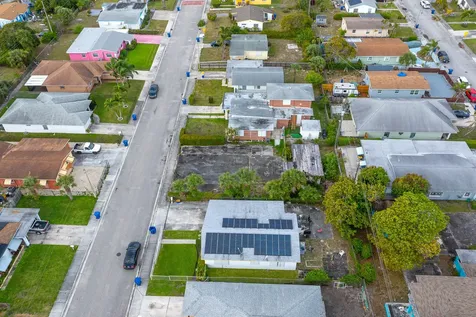 W W 3rd Street Riviera Beach FL 33404