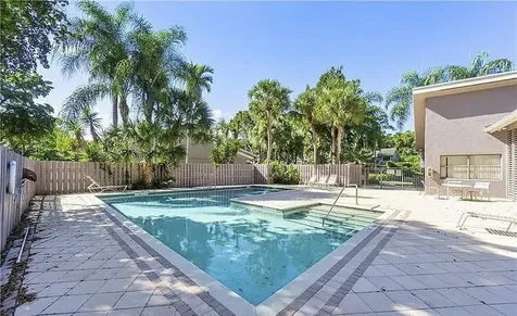 6674 Thornhill Court Boca Raton FL 33433