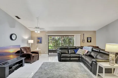 42 Kensington Lane Boynton Beach FL 33426