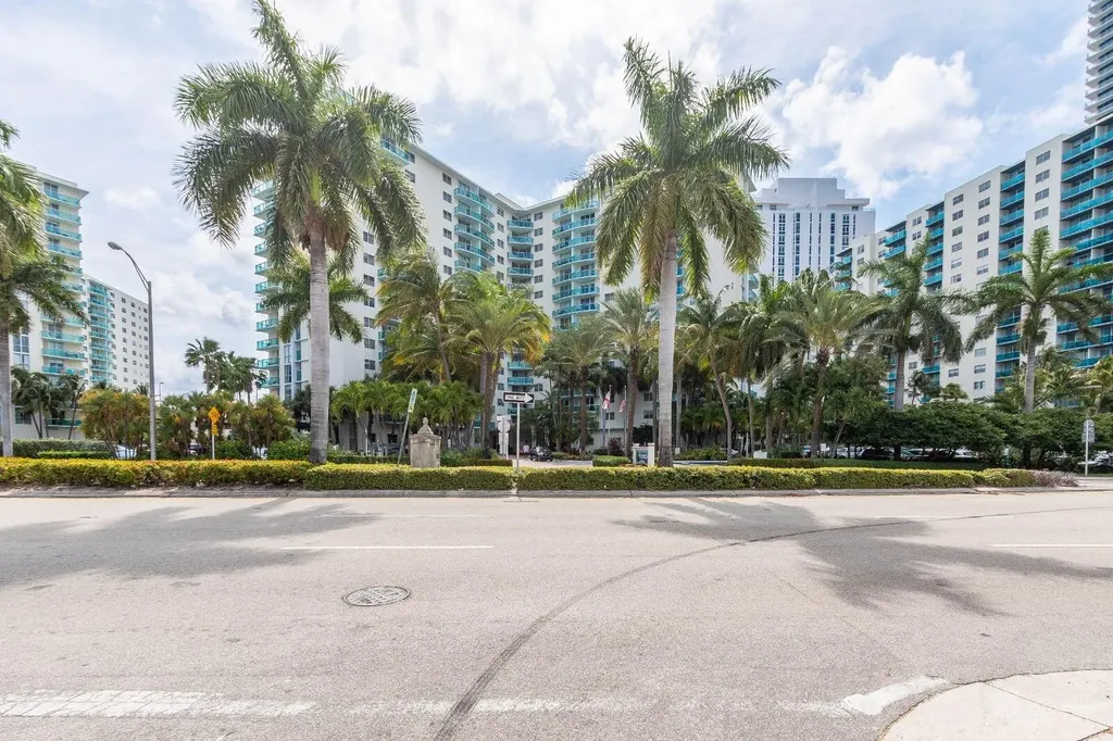3901 S Ocean Drive Hollywood FL 33019