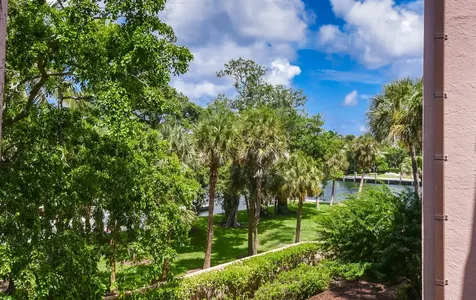 100 Se 5th Avenue Boca Raton FL 33432