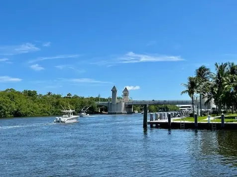 1422 W Meadows Circle Boynton Beach FL 33436