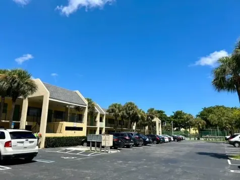 1422 W Meadows Circle Boynton Beach FL 33436