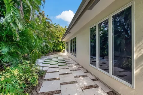 6858 Villas Drive Boca Raton FL 33433