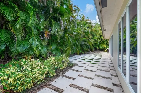 6858 Villas Drive Boca Raton FL 33433