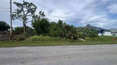 2607 SW Fair Isle Road Port Saint Lucie FL 34987